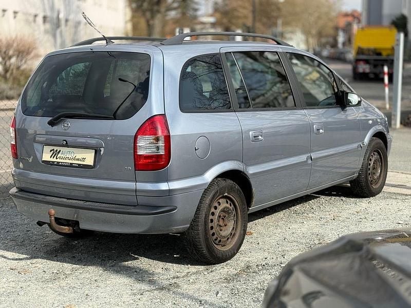 Gebraucht Opel Zafira Executive 125 PS (91 kW) 2004 Silber Van / Kleinbus