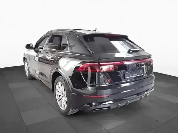 Usata Audi Q8 Ambiente 286 CV (210 kW) 2025 Nero SUV