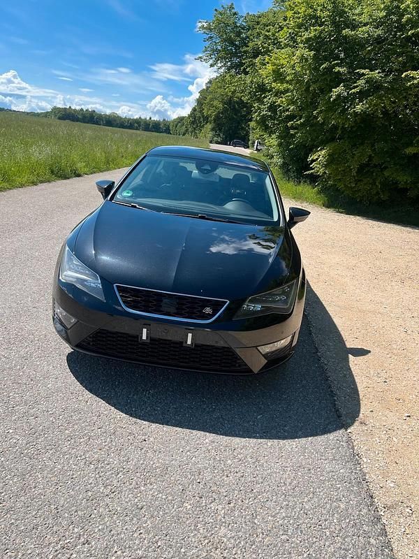 Schwarz Gebraucht 2013 Seat Leon SC FR Kleinwagen | 8.000 € (Fairer Preis) - Bild 1/4