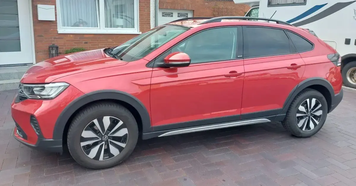 Używany VW Taigo Move 110 KM (80 kW) 2024 Czerwony SUV