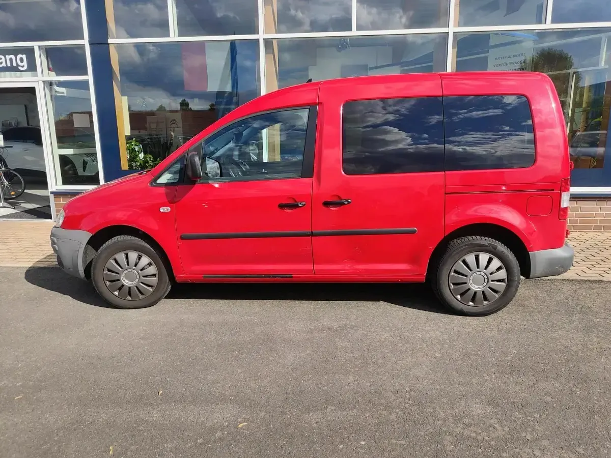 Używany VW Caddy Maxi 105 KM (77 kW) 2009 Czerwony Minivan