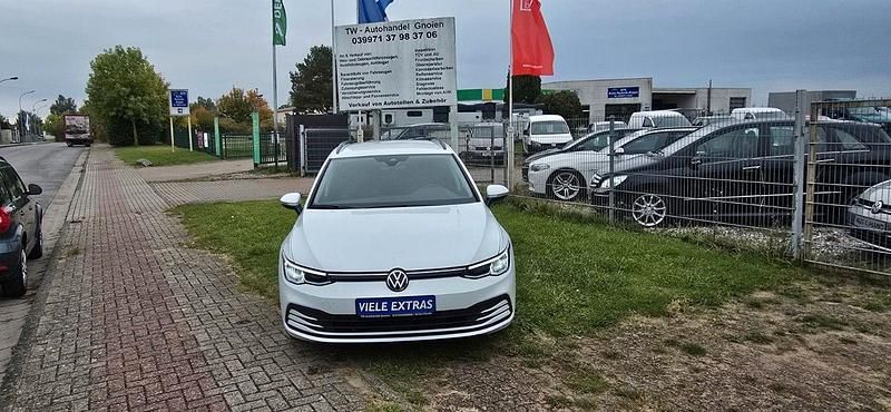 Gebraucht VW Golf VIII 150 PS (110 kW) 2021 Weiß Kombi
