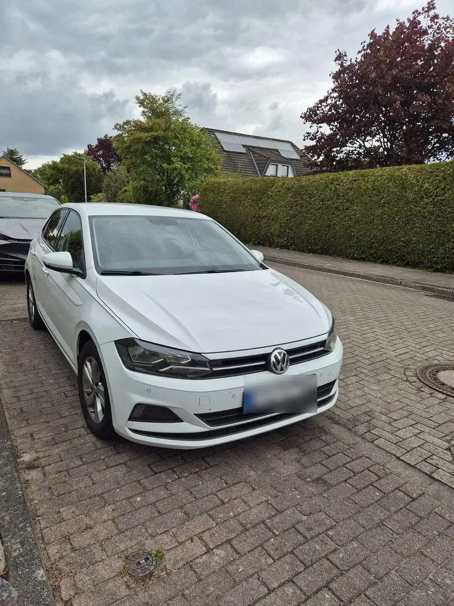 Gebraucht VW Polo Comfortline 75 PS (55 kW) 2018 Weiß Kleinwagen