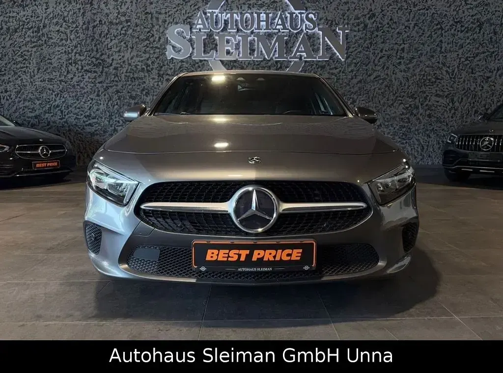 Gebraucht Mercedes A200 163 PS (119 kW) 2020 Grau metallic Limousine