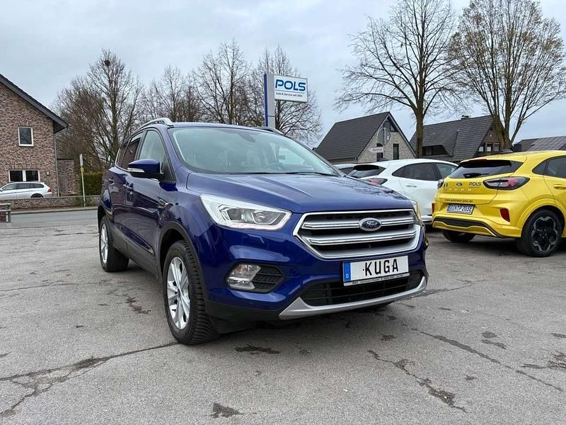 Gebraucht Ford Kuga Titanium 150 PS (110 kW) 2017 Blau SUV