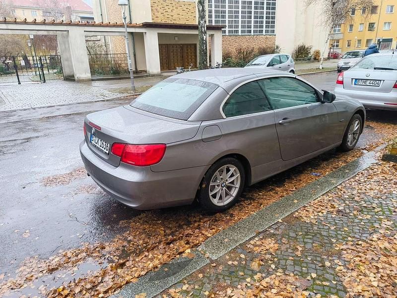 Silber Gebraucht 2010 BMW 318 Cabriolet Cabrio | 7.500 € (Guter Preis) - Bild 1/4