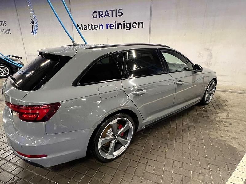 Second-hand Audi A4 Black Edition 190 CP (139 kW) 2017 Gri Break