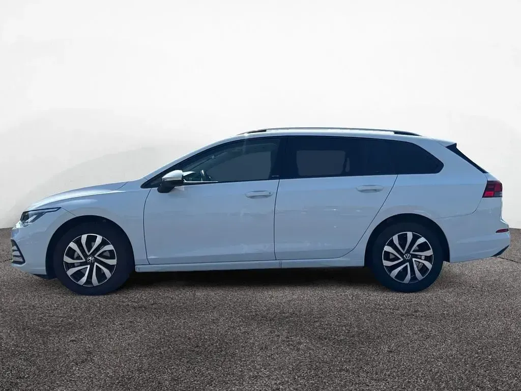 Gebraucht VW Golf VIII Active 110 PS (80 kW) 2023 Pure white sn 66 Kombi