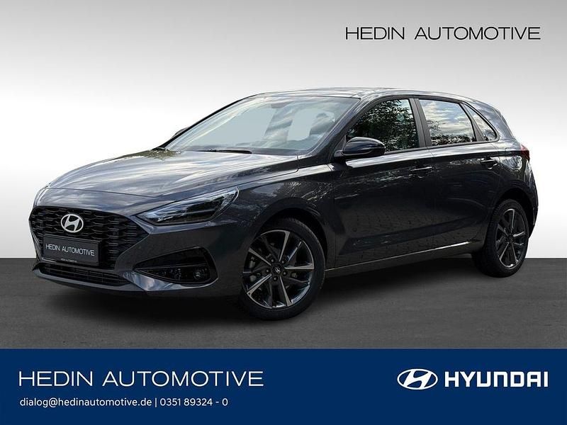 Grau Neu 2025 Hyundai i30 Advantage Limousine | 28.790 € (Fairer Preis) - Bild 1/4