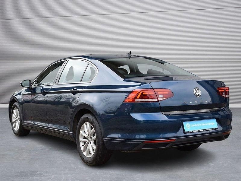 Gebraucht VW Passat Business 150 PS (110 kW) 2020 Blau Limousine