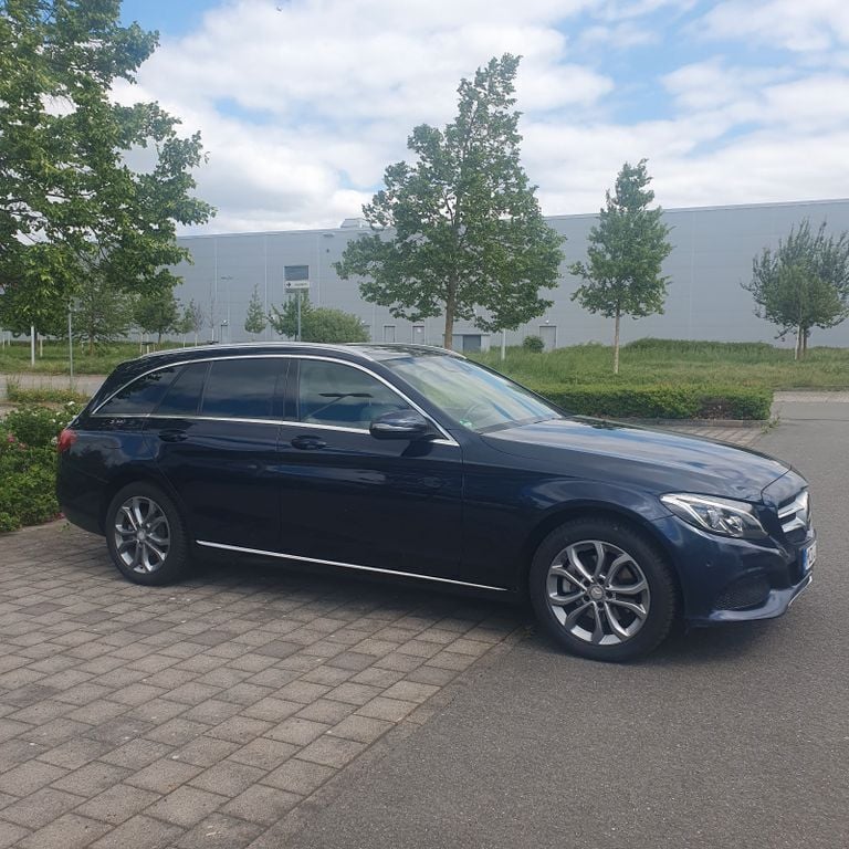 Blau Gebraucht 2015 Mercedes C220 Avantgarde Limousine | 14.300 € (Guter Preis) - Bild 1/4