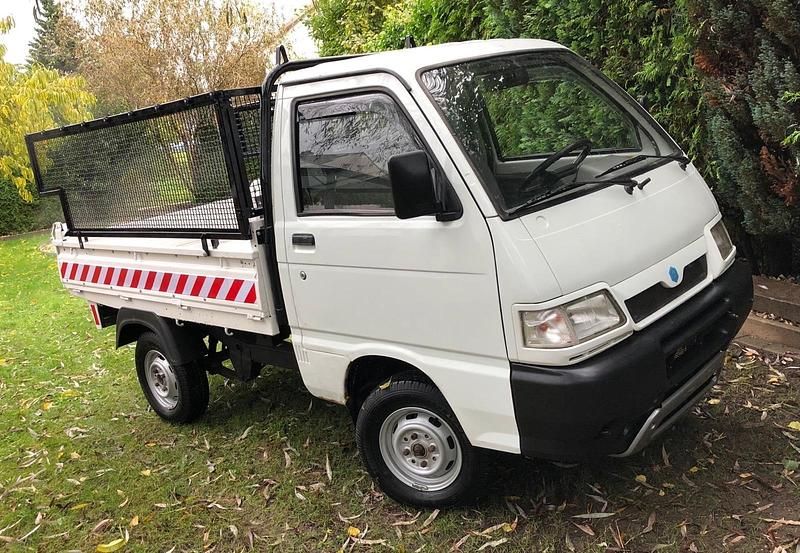 Weiß Gebraucht 2002 Piaggio Porter | 5.700 € - Bild 1/4