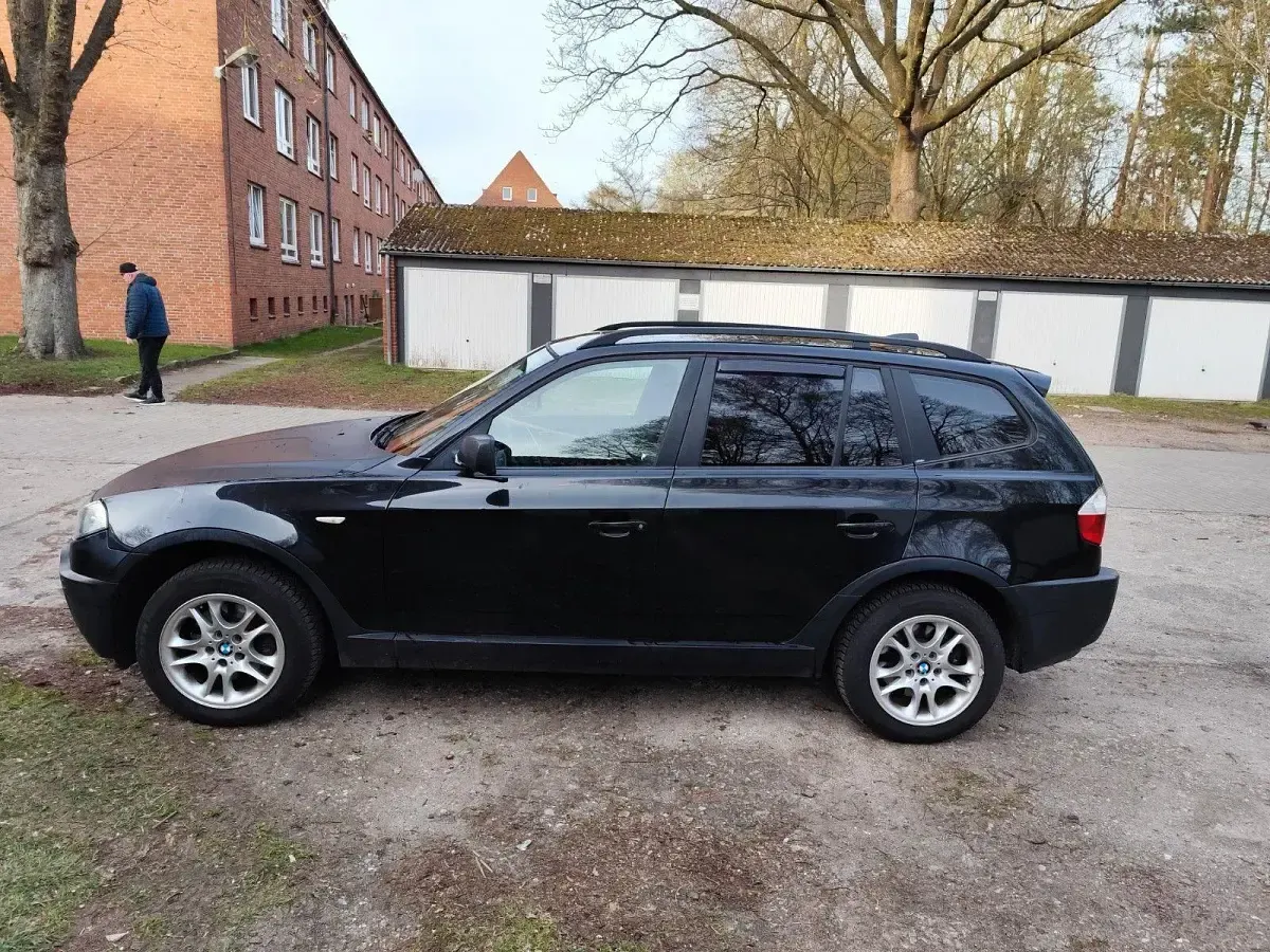 Begagnad BMW X3 150 HK (110 kW) 2006 Svart SUV
