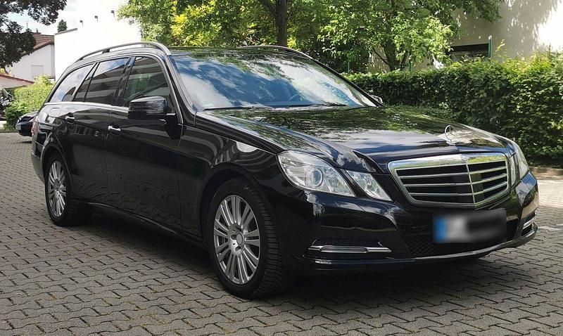 Second-hand Mercedes E250 204 CP (150 kW) 2013 Negru Break