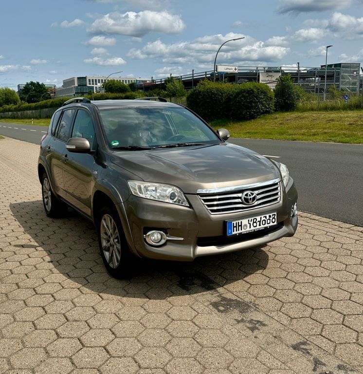 Braun Gebraucht 2012 Toyota RAV4 Executive SUV | 10.799 € (Fairer Preis) - Bild 1/4