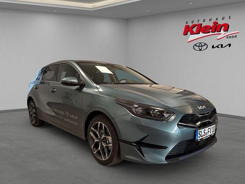 Gebraucht Kia Ceed Style 140 PS (102 kW) 2025 Grau Kleinwagen