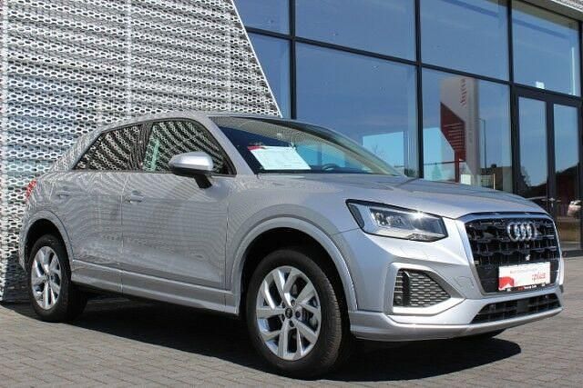 Używany Audi Q2 Advanced 150 KM (110 kW) 2024 Srebrny SUV