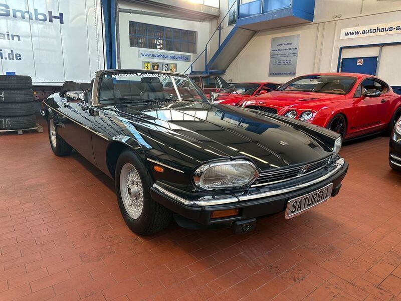 Używany Jaguar XJS 264 KM (194 kW) 1988 Czarny Kabriolet