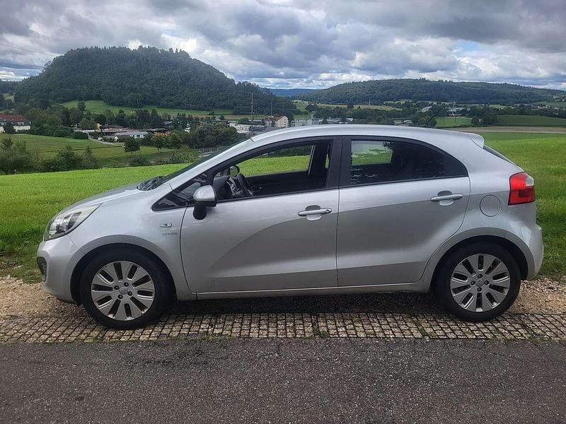 Gebraucht Kia Rio Edition 7 86 PS (63 kW) 2012 Other Kleinwagen