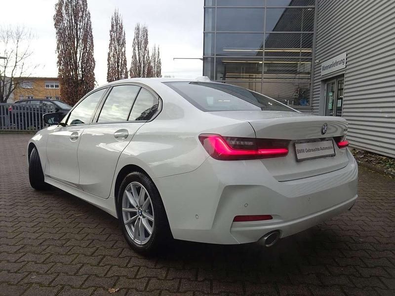 Gebraucht BMW 320 184 PS (135 kW) 2022 Weiß Limousine