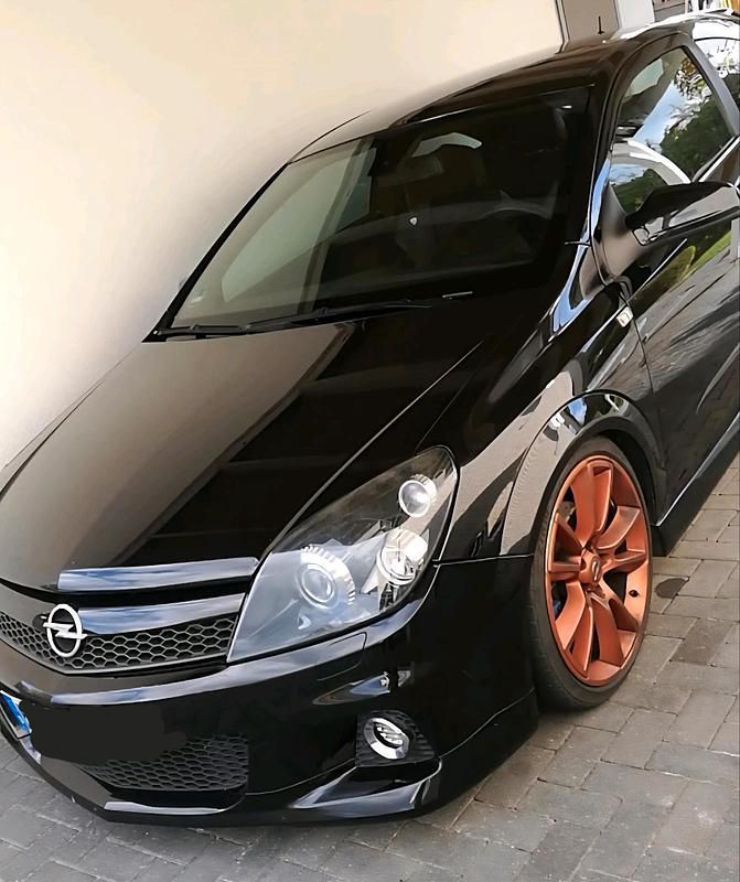 Schwarz Gebraucht 2006 Opel Astra OPC Kleinwagen | 6.000 € - Bild 1/4