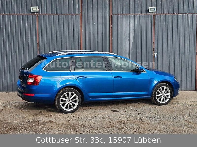 Gebraucht Skoda Octavia Elegance 105 PS (77 kW) 2013 Blau Kombi