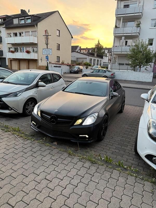 Schwarz Gebraucht 2009 Mercedes E350 Coupé | 7.700 € (Superpreis) - Bild 1/4