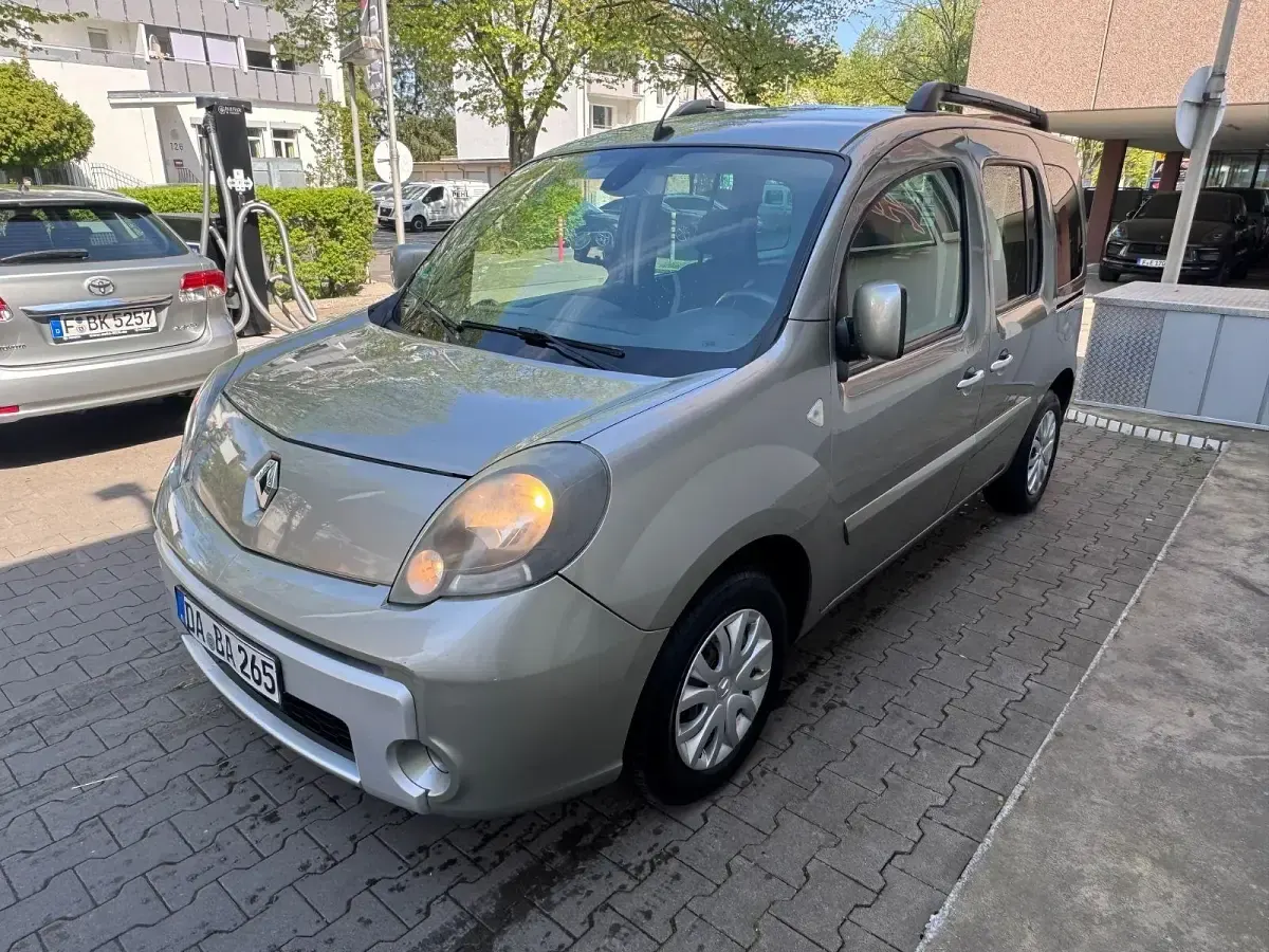 Gebraucht Renault Kangoo Luxe 109 PS (80 kW) 2012 Beige Van / Kleinbus