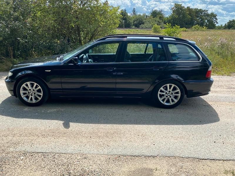 Schwarz Gebraucht 2005 BMW 320 Kombi | 1.499 € - Bild 1/4