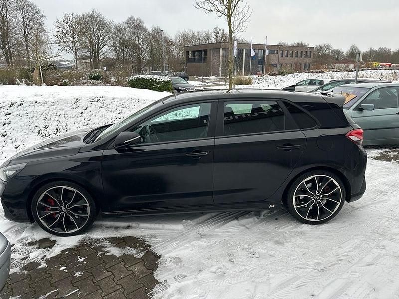 Schwarz Gebraucht 2018 Hyundai i30 N Performance Limousine | 17.500 € (Fairer Preis) - Bild 1/4