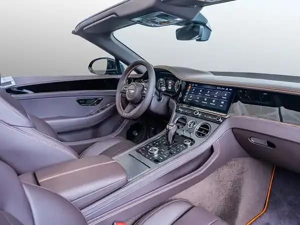 Neu Bentley Continental 680 PS (500 kW) 2025 Schwarz Limousine