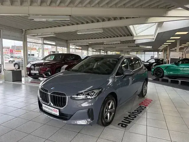 Gebraucht BMW 220 Active Tourer Luxury Line 170 PS (125 kW) 2022 Grau Van / Kleinbus