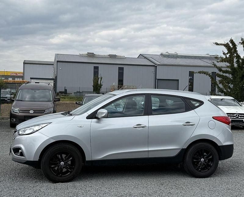 Silber Gebraucht 2011 Hyundai ix35 Comfort SUV | 6.500 € (Guter Preis) - Bild 1/4