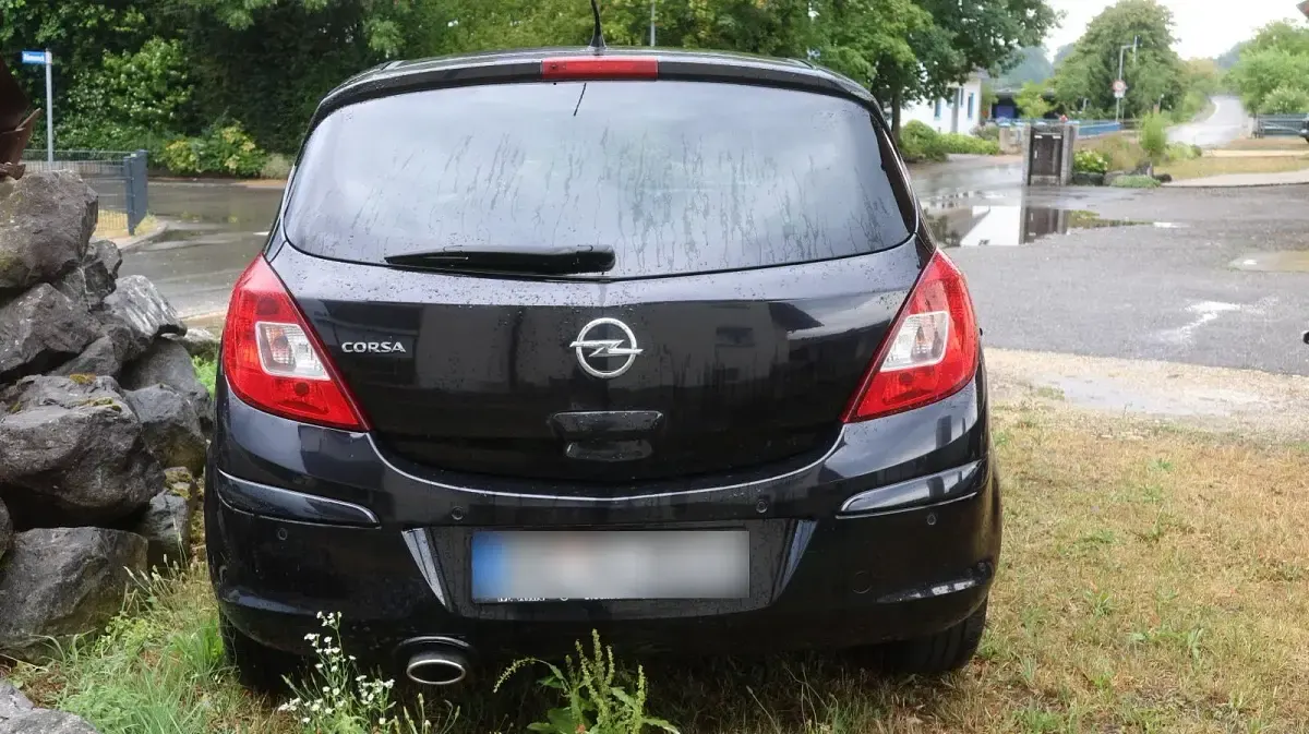 Gebraucht Opel Corsa 87 PS (63 kW) 2011 Schwarz Kleinwagen