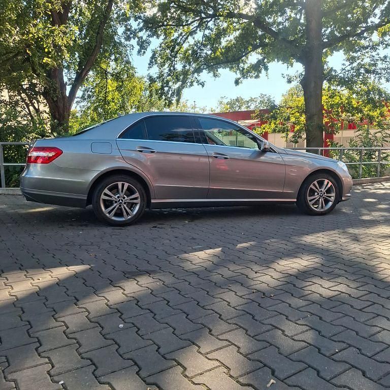 Gebraucht Mercedes E350 Elegance 231 PS (169 kW) 2010 Grau Limousine