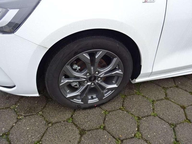 Gebraucht Ford Focus ST-Line 155 PS (114 kW) 2025 Frostweiß Limousine