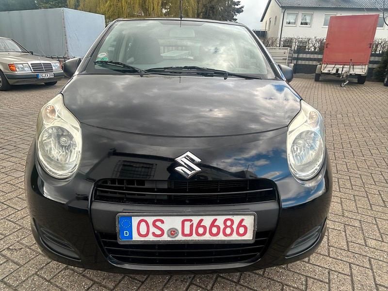 Gebraucht Suzuki Alto 65 PS (47 kW) 2012 Schwarz Kleinwagen