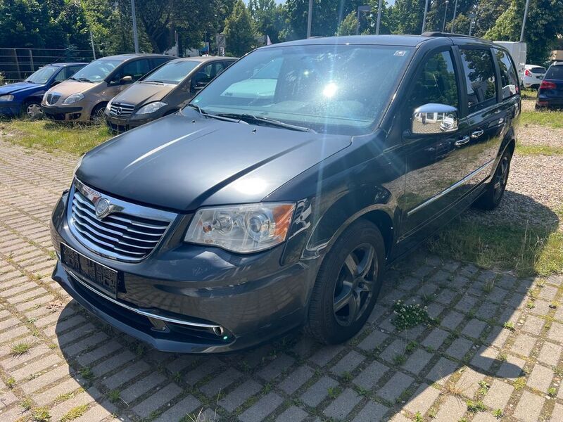 Schwarz Gebraucht 2012 Lancia Voyager Gold Van / Kleinbus | 8.500 € (Superpreis) - Bild 1/4