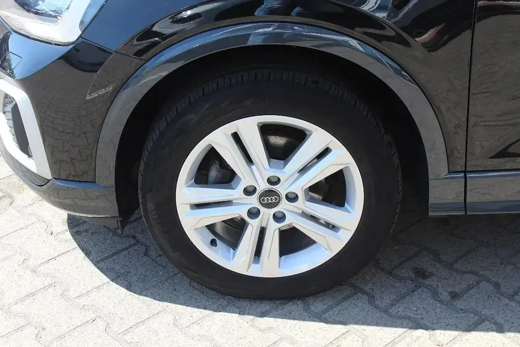 Gebraucht Audi Q2 Advanced Plus 150 PS (110 kW) 2023 Mythosschwarz SUV