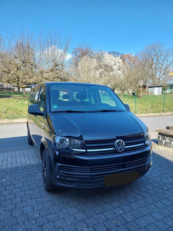 Second-hand VW Multivan 150 CP (110 kW) 2020 Negru Monovolum