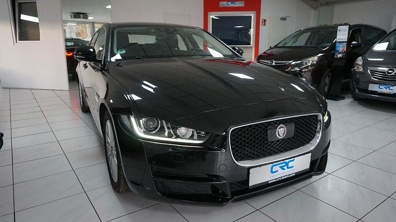 Gebraucht Jaguar XE Prestige 163 PS (119 kW) 2016 Schwarz Limousine