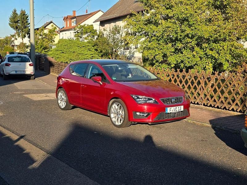 Rot Gebraucht 2015 Seat Leon FR Limousine | 16.666 € (Fairer Preis) - Bild 1/4