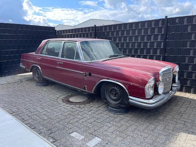 Rot Gebraucht 1970 Mercedes W109 Limousine | 10.000 € - Bild 1/4