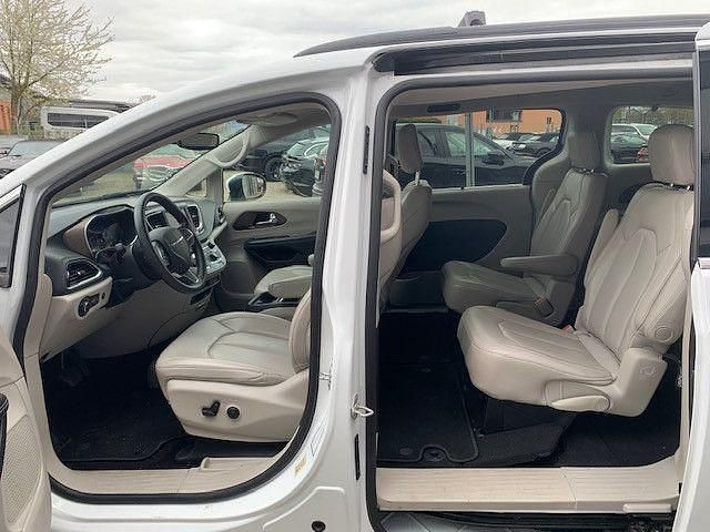 Gebraucht Chrysler Pacifica 291 PS (214 kW) 2021 Weiß Van