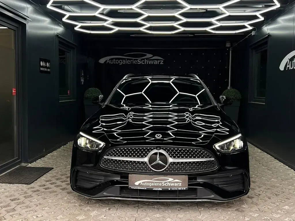 Gebraucht Mercedes C300e AMG 313 PS (230 kW) 2022 Amg schwarz Kombi