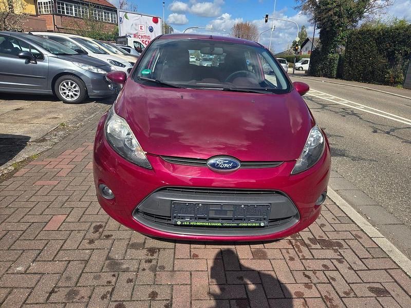 Gebraucht Ford Fiesta 90 PS (66 kW) 2009 Rot Kleinwagen