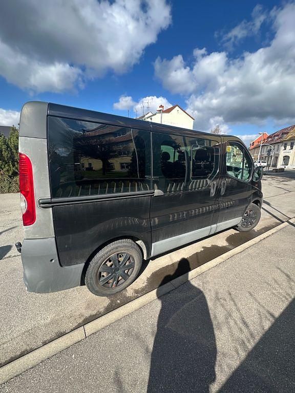 Gebraucht Opel Vivaro 114 PS (83 kW) 2012 Schwarz Van / Kleinbus