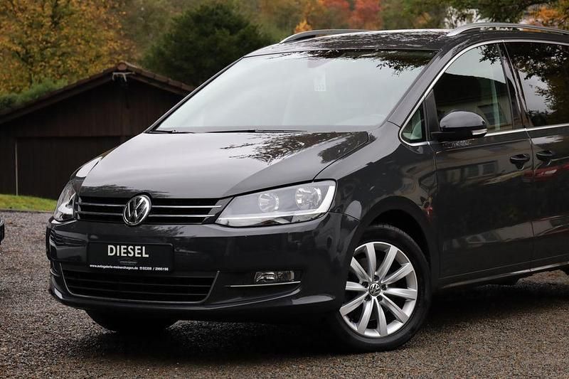 Gebraucht VW Sharan Highline 150 PS (110 kW) 2020 Grau Van / Kleinbus