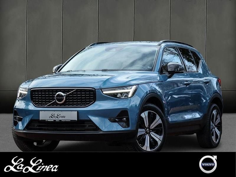 Blau Gebraucht 2022 Volvo XC40 Plus SUV | 33.750 € (Teuer) - Bild 1/3