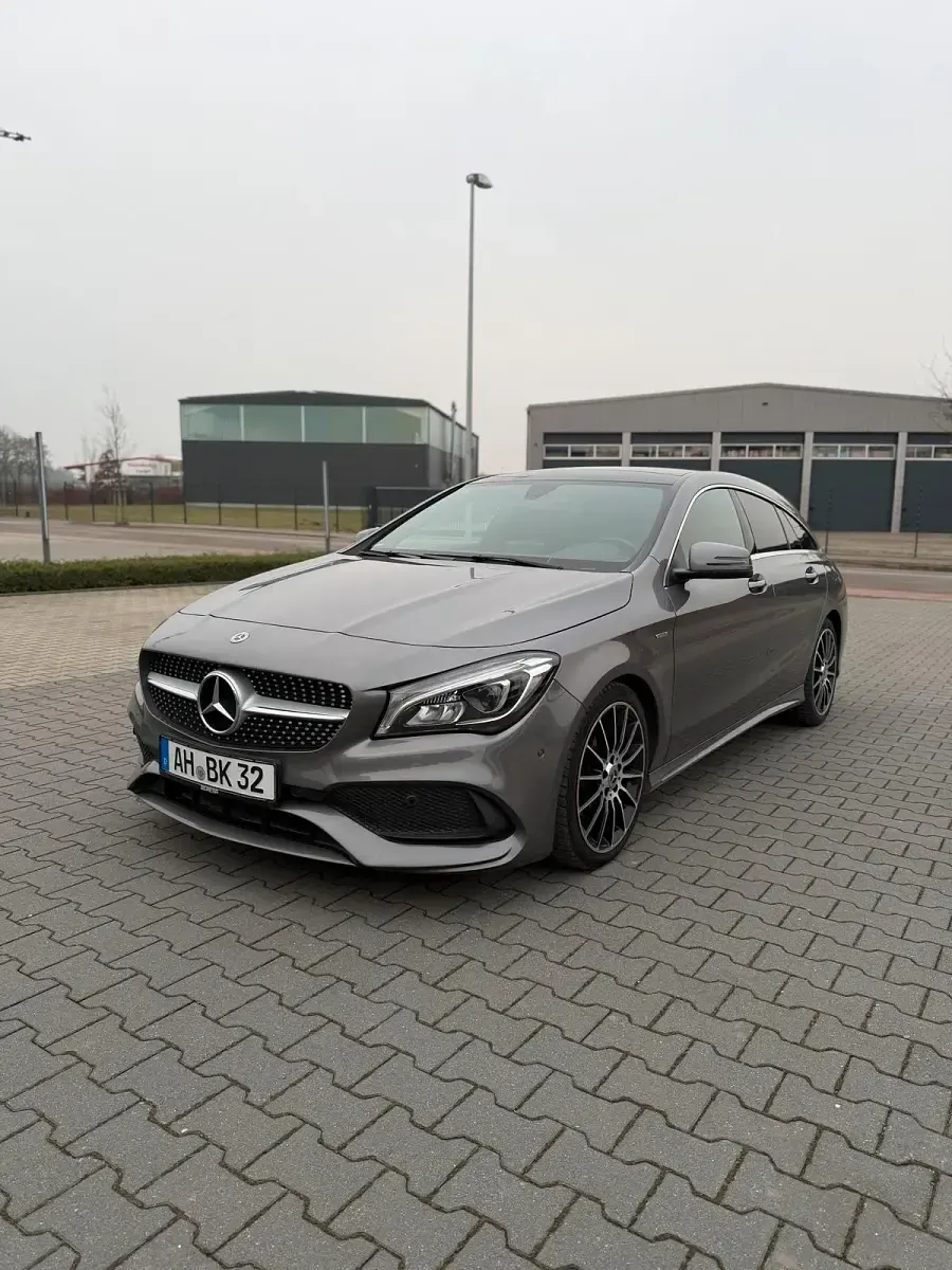 Gebraucht Mercedes CLA180 122 PS (89 kW) 2017 Grau Limousine